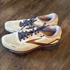 New- Brooks Ghost 15 Cream, Purple and Pink Athletic Shoes